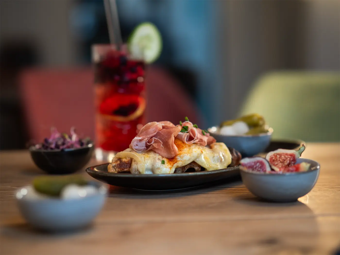 Raclette-Croffle mit Bündner Rohschinken im Pförtnerhaus Basel