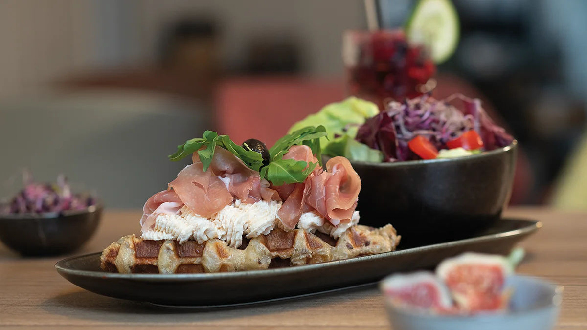 Croffle Parma Bandito mit Salat im Pförtnerhaus Basel