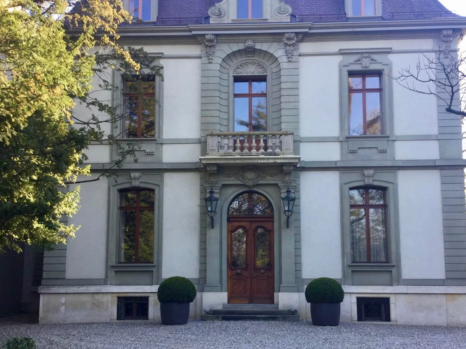 Grossbürgerliche Villa im Gellertquartier in Basel, zu deren Garten das Grundstück des Pförtnerhauses einst gehörte